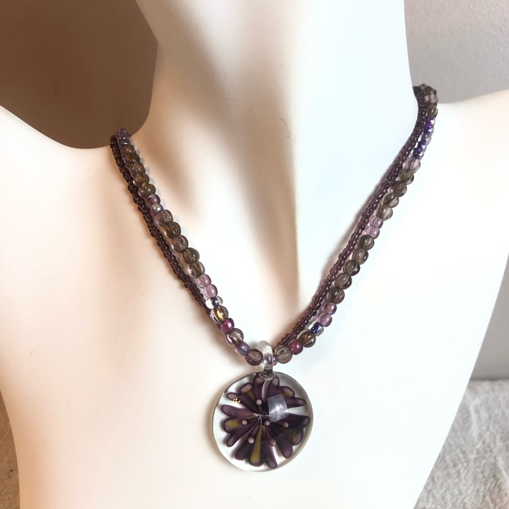 Silver tone Handbeaded glass flower necklace 19.5” #189